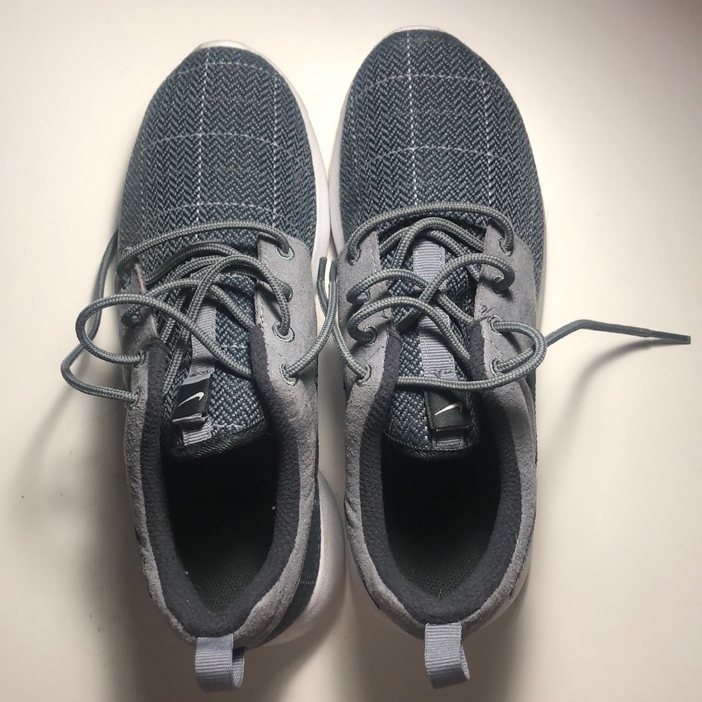 Nike roshe runs